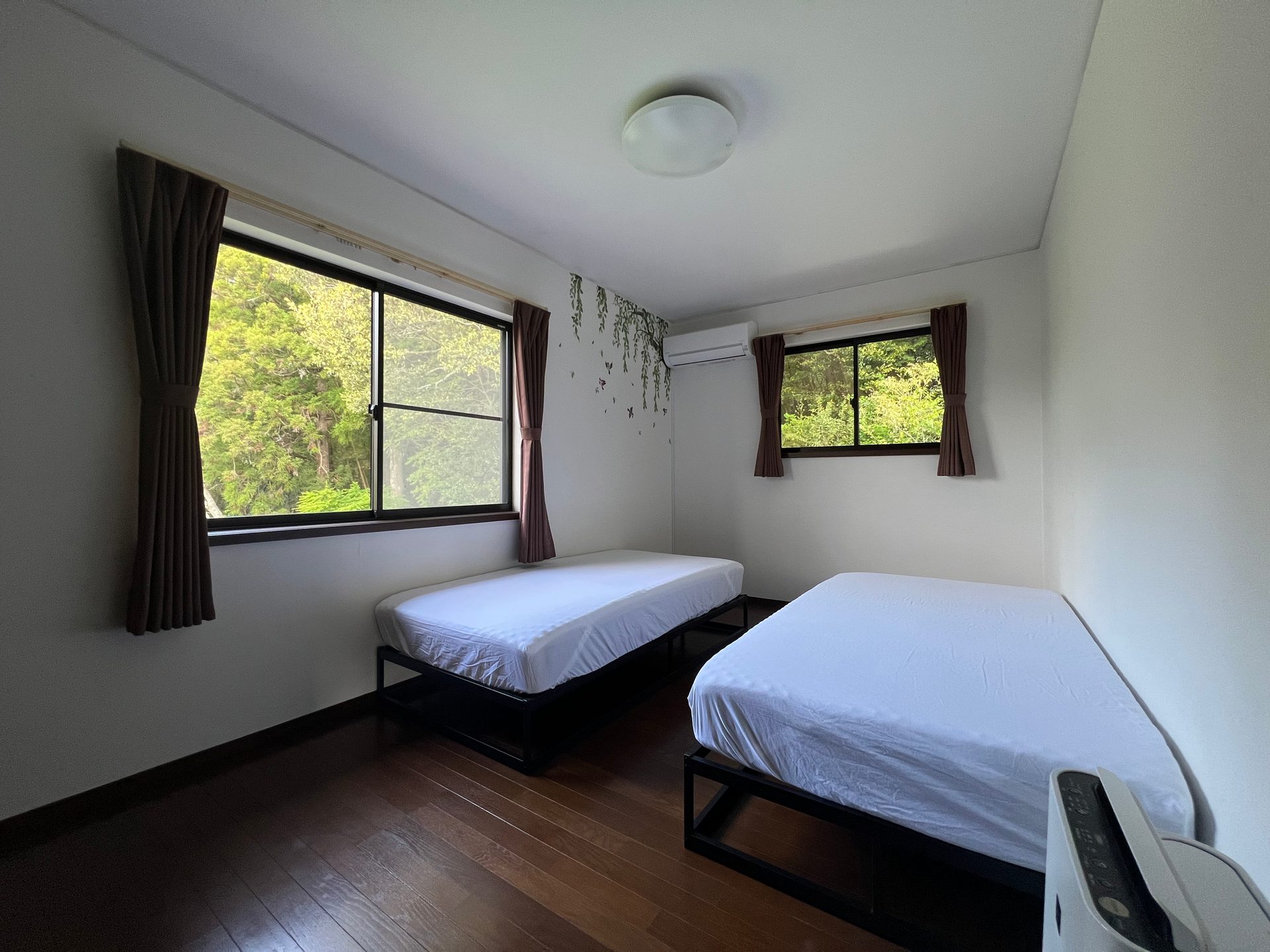 2F Bedroom with single bed