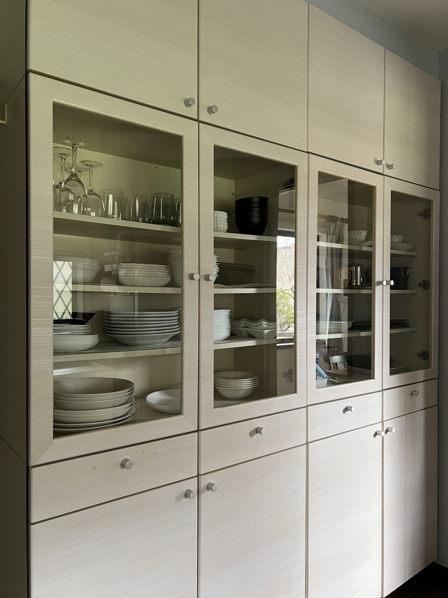 1F Kitchen (cupboard)