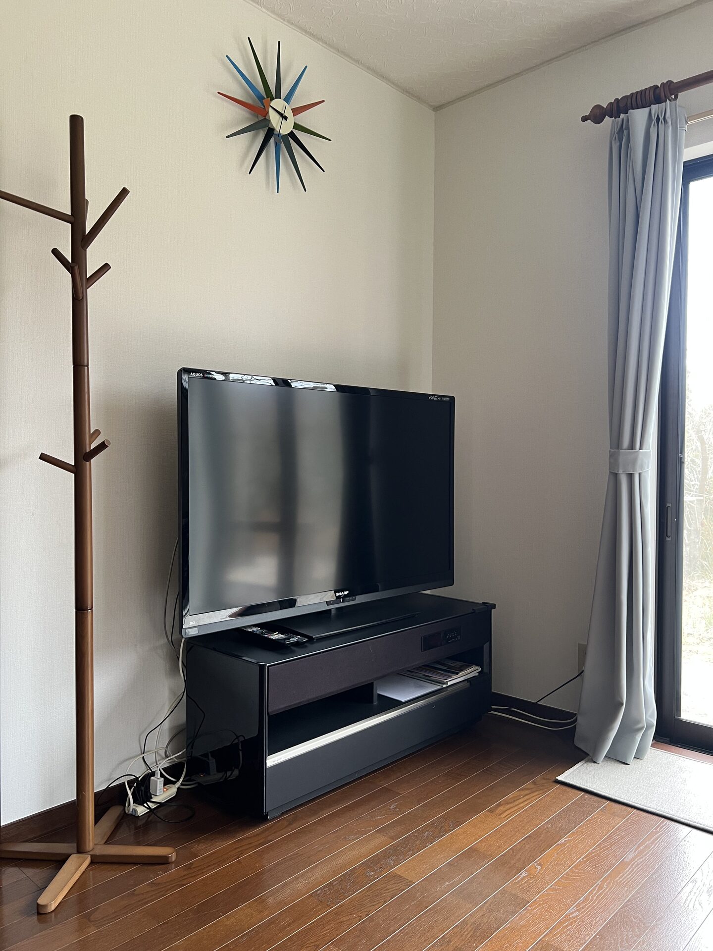 1F Living/Dining (TV)