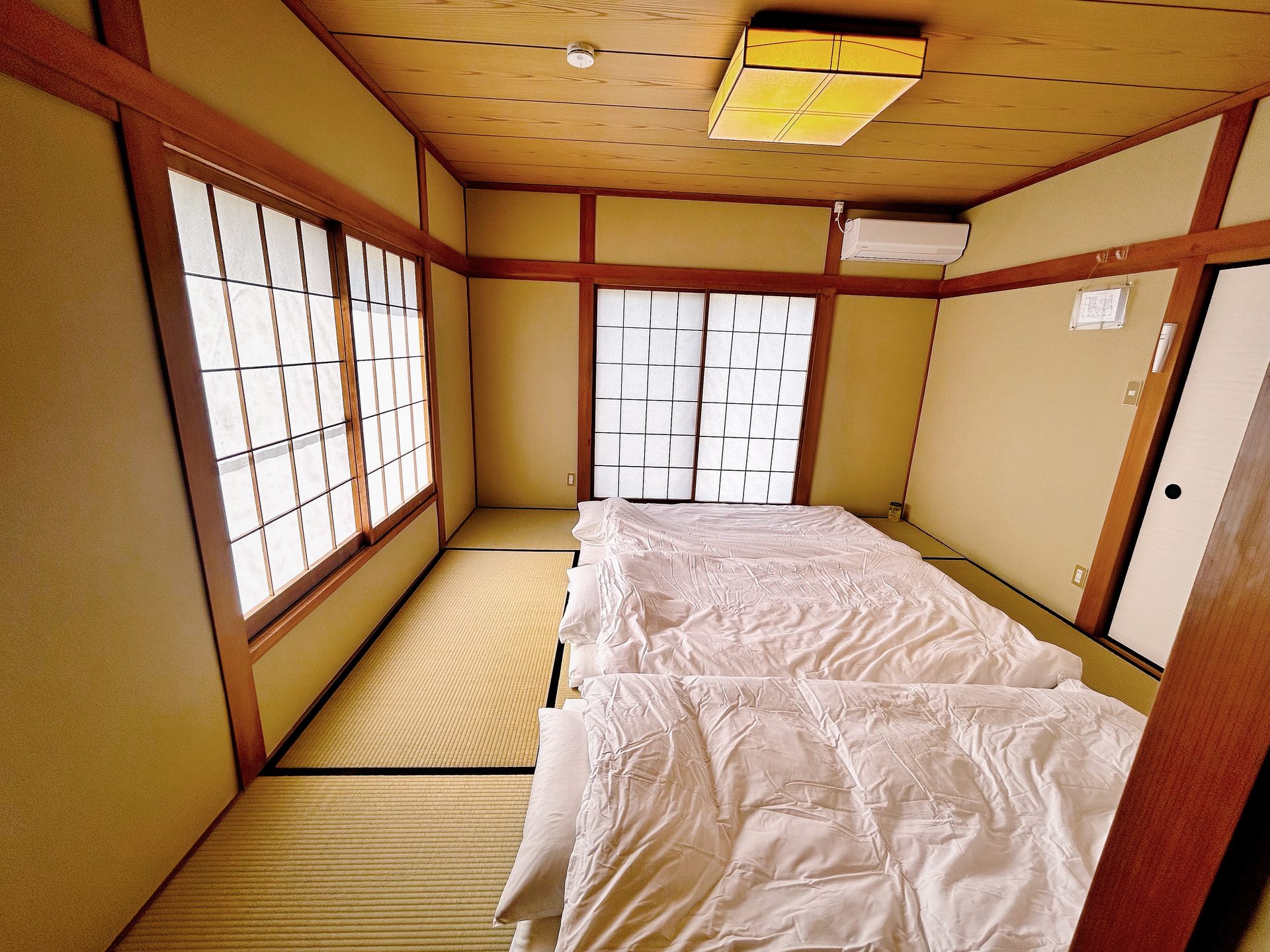 1F Tatami Room (4 futon sets)
